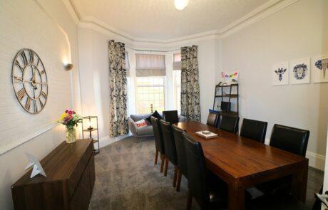 New Horizons - Beach House - Southport - Dining Room